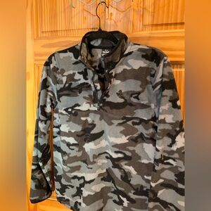 Under Armor, 
Camo Quarter-Zip Pullover

Youth Large